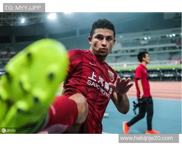 客家人足球明星的崛起与奋斗历程探秘 客家人足球明星的崛起与奋斗历程探秘