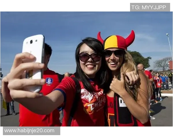 足球明星与女球迷亲密合影精彩瞬间集锦大全 足球明星与女球迷亲密合影精彩瞬间集锦大全